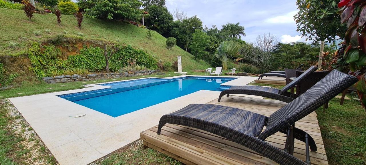 Finca Hotel Tierra Verde Girardota Kültér fotó
